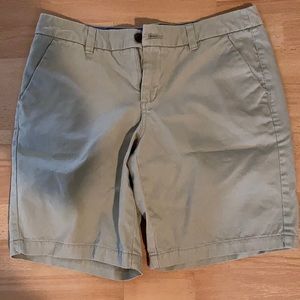 Great condition size 8 merona Bermuda khaki shorts